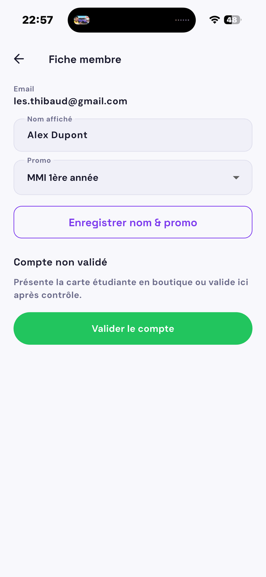 Écran de validation des comptes étudiants BDEASY avec badge adhérent